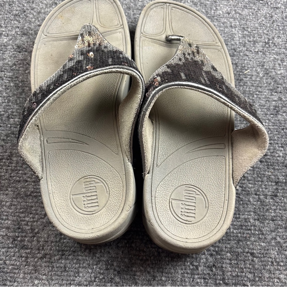 FITFLOP Women’s Grey Lulu Glitter Toe-Post Sandals Flip Flops size: 8 - Picture 10 of 10